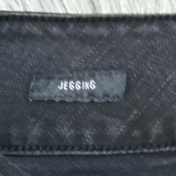 TORRID Premium Stretch Jegging - Distressed Black Wash Size 14R - Picture 7 of 8